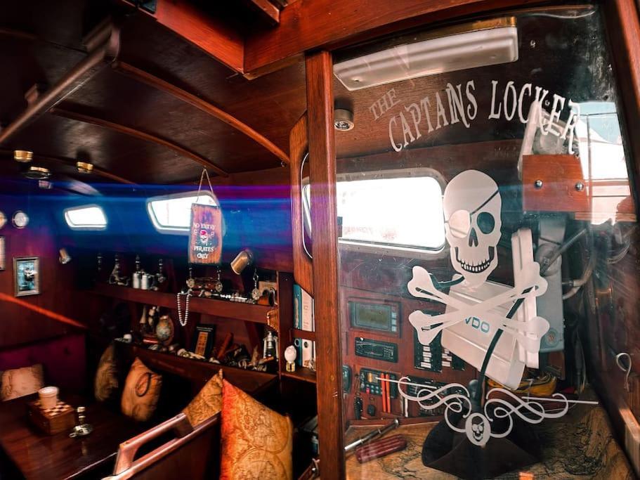 The Captains Locker - 30Ft Yacht San Miguel de Abona Bagian luar foto